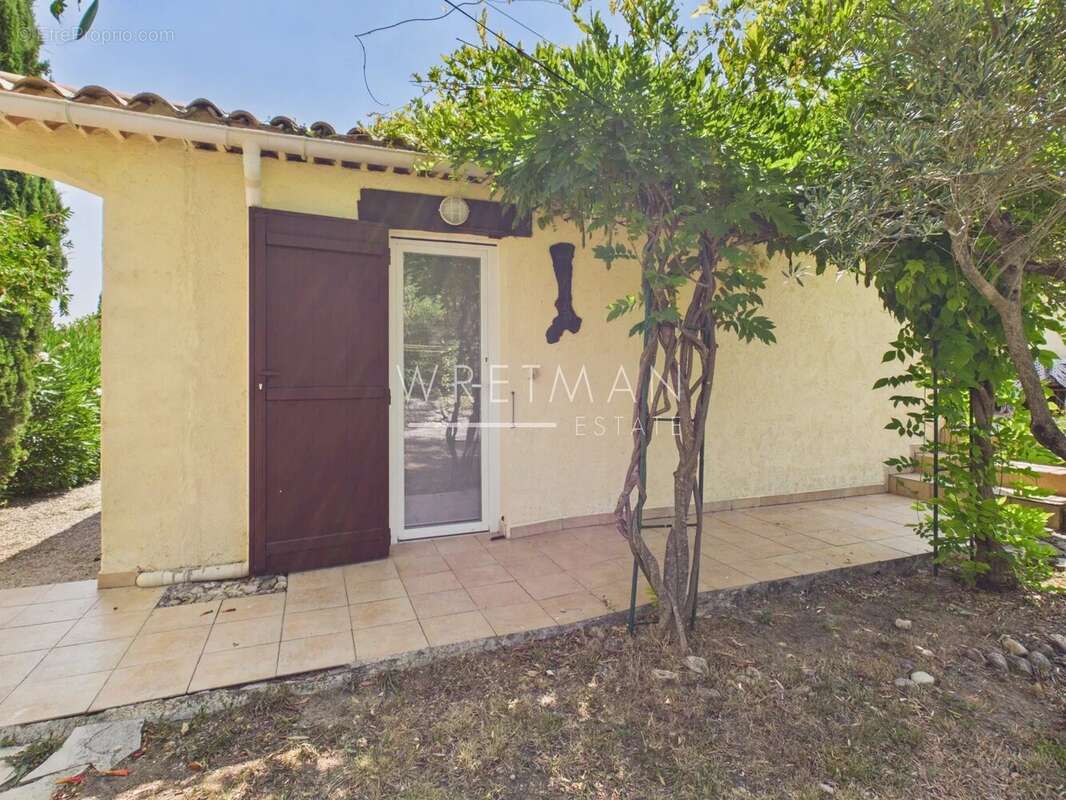 Villa de plain pied dans un quartier privilégié - Fayence - photo 17