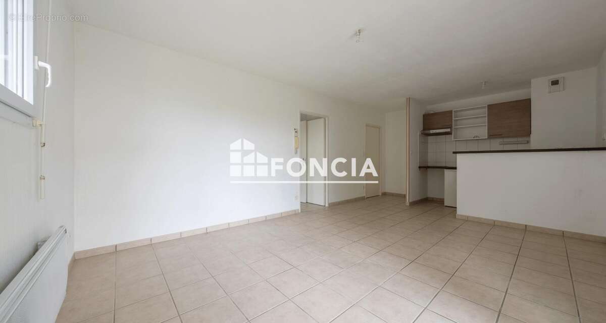 Appartement à SAINT-MARTIN-LACAUSSADE