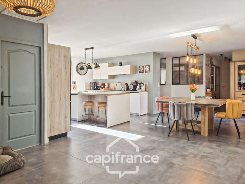 Maison à SAINT-GENIES-DE-COMOLAS