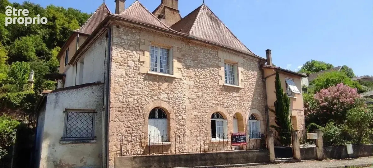 Maison à COUZE-ET-SAINT-FRONT