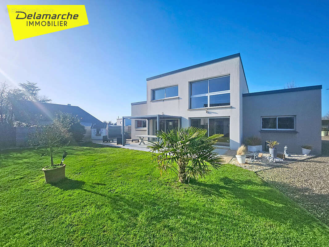 Maison à BREHAL