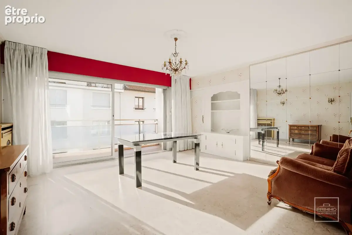 Villeurbanne - gratte ciel , 70m², balcon & loggia, parking - photo 2