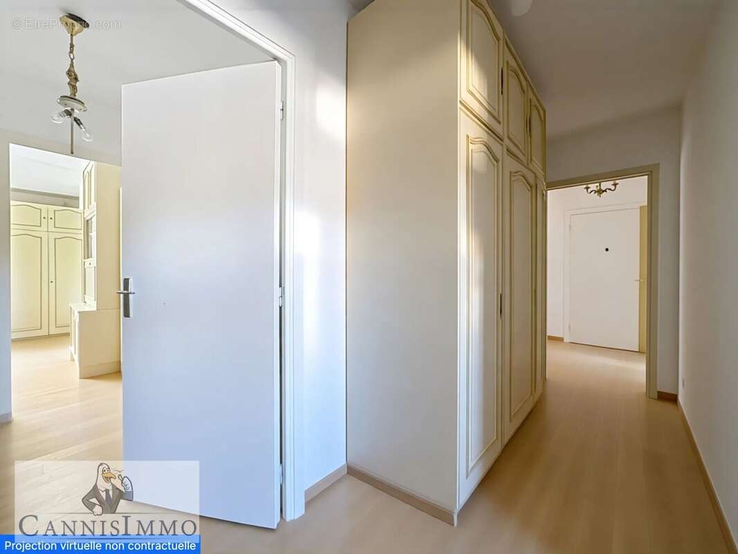 Appartement à MOUGINS