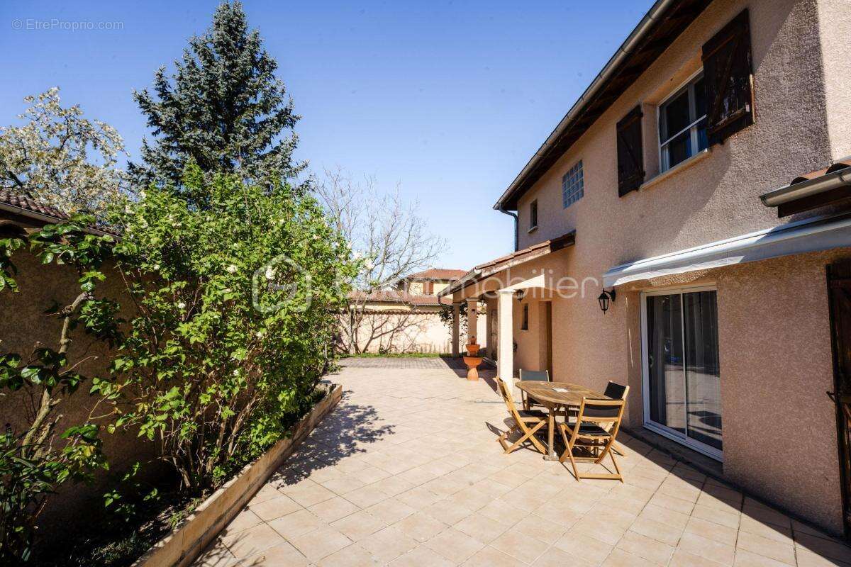 Maison à LA VERPILLIERE