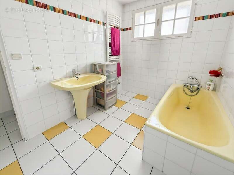 Dept de la Vienne (86) Maison contemporaine de 160 m² – Quartier recherché à l'est de la ville - photo 8