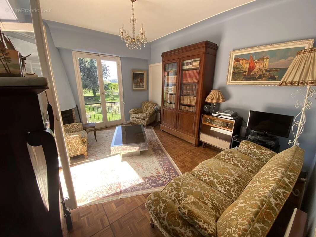 Maison à BERRE-LES-ALPES