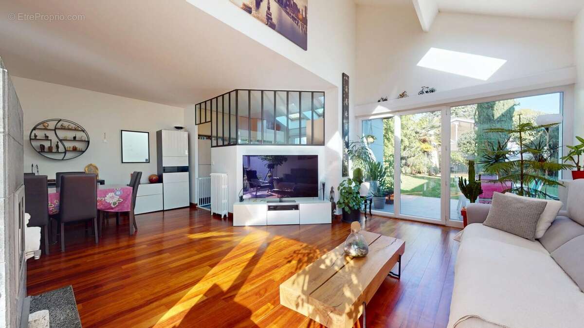 Maison à SAINT-MAUR-DES-FOSSES