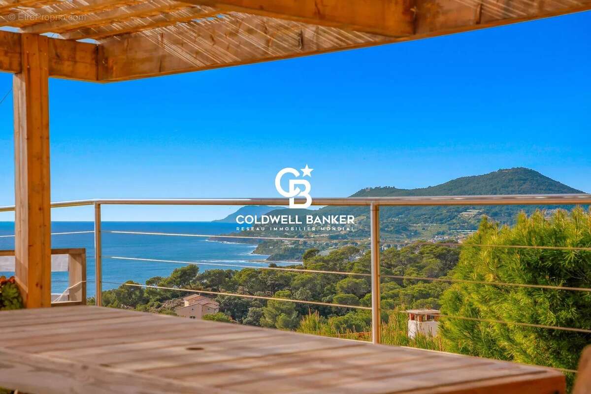 Maison à CARQUEIRANNE