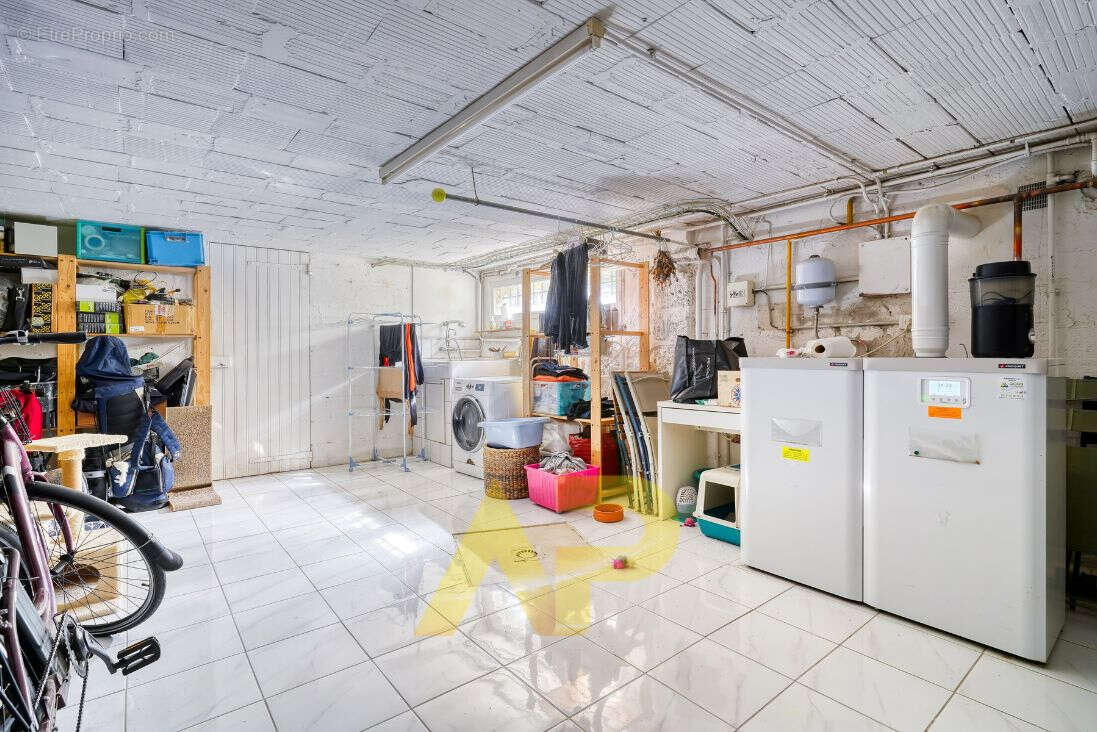 Maison à VERRIERES-LE-BUISSON