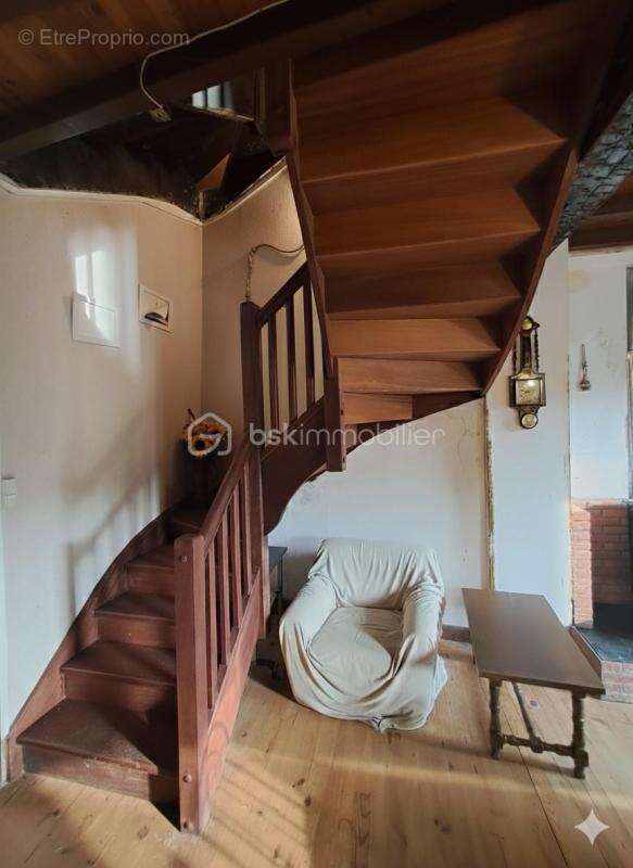 Maison de village non mitoyenne à Sentenac-de-Sérou 105m² habitables 4 pièces - photo 4