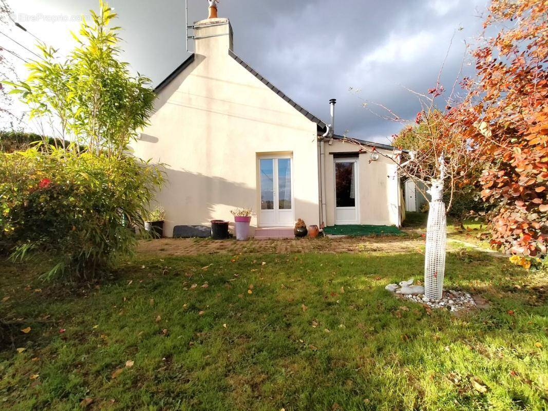 Maison à AVERTON