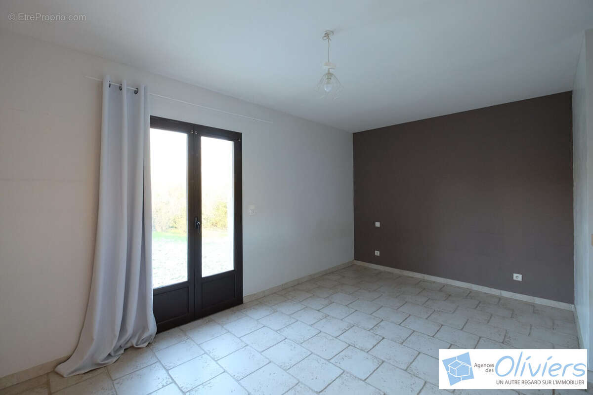 Maison à DAMPIERRE-EN-YVELINES