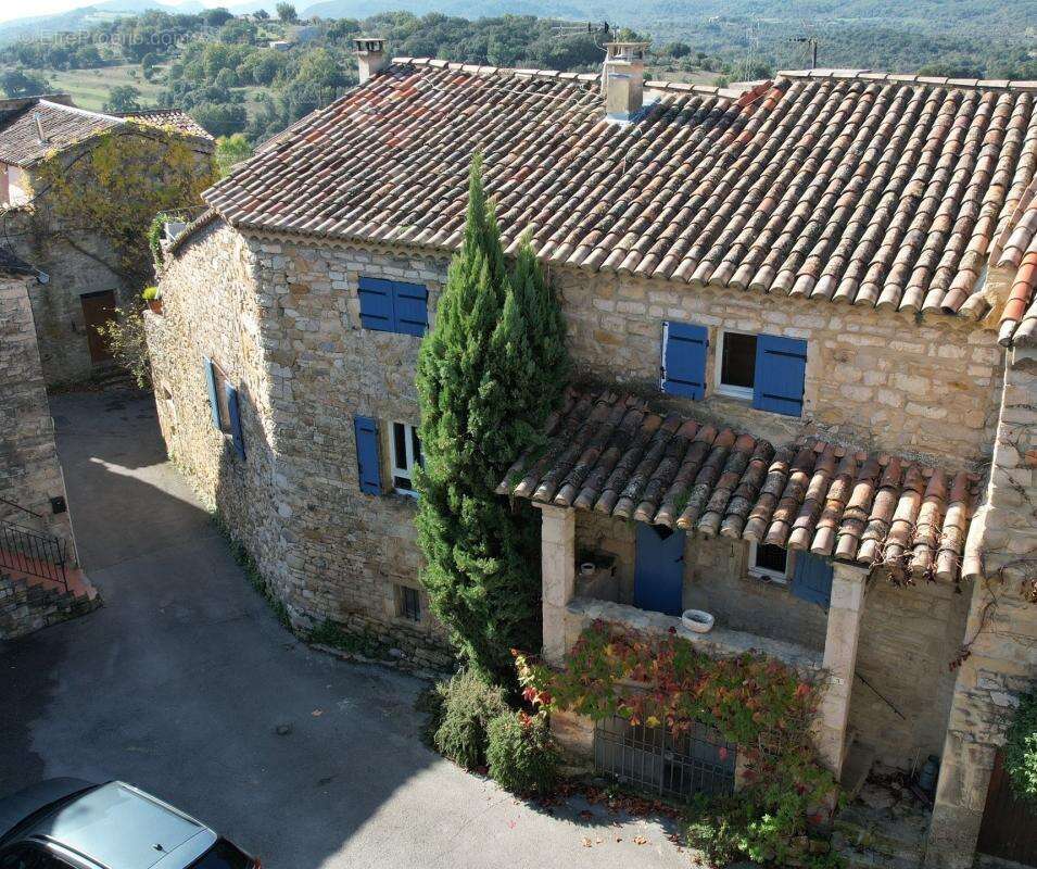 Maison à BARJAC