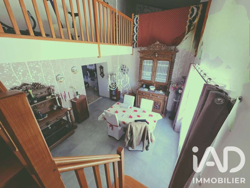 Maison 211 m² à Nieul-Les-Saintes  - photo 6