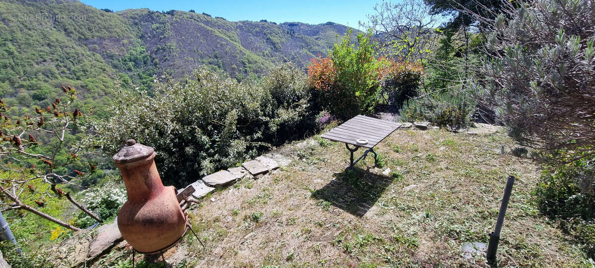 Maison à LACROIX-BARREZ