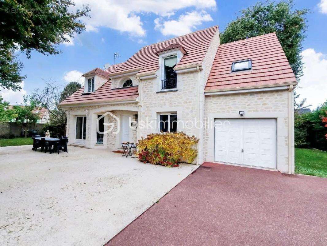 Maison à SAINT-GERMAIN-LES-ARPAJON