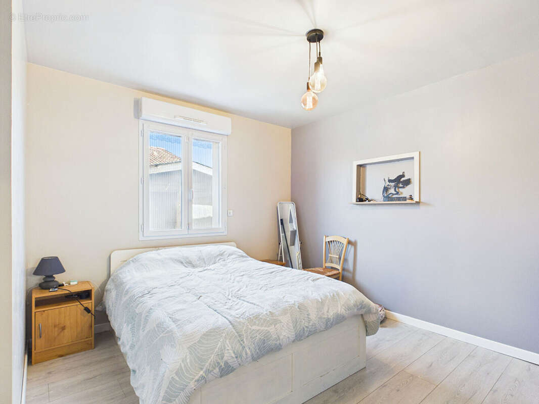 Maison à SAINT-BARTHELEMY-DE-VALS