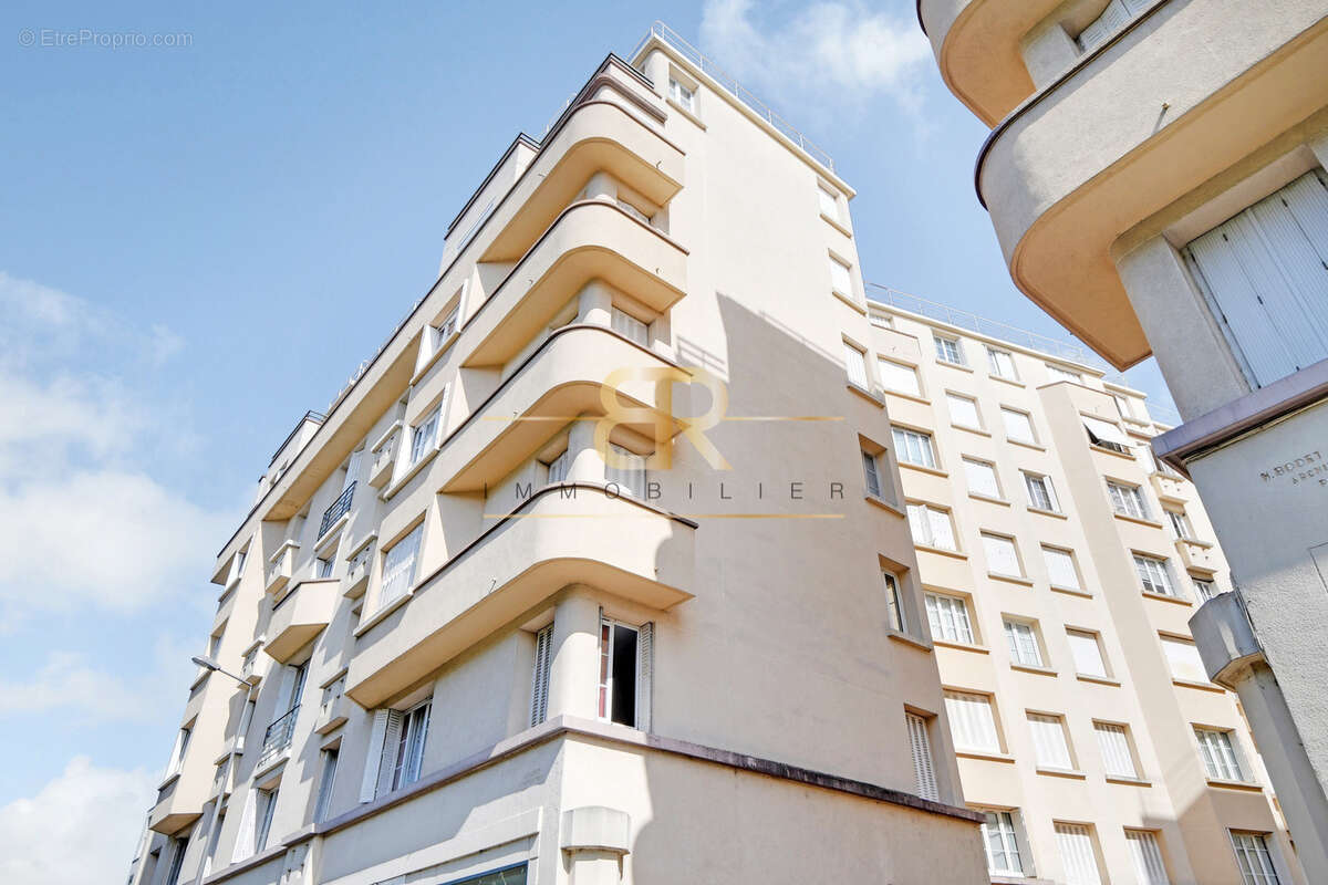 Commerce à COURBEVOIE