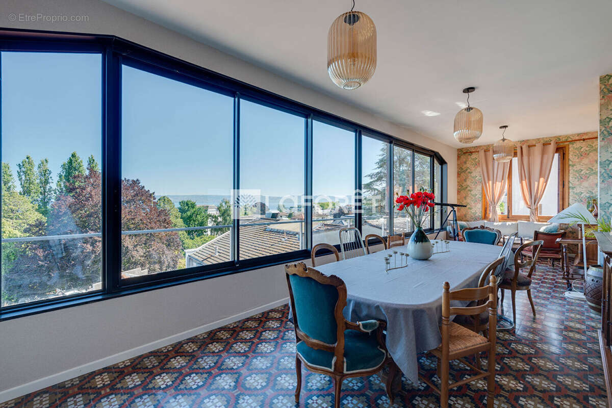 Appartement à EVIAN-LES-BAINS