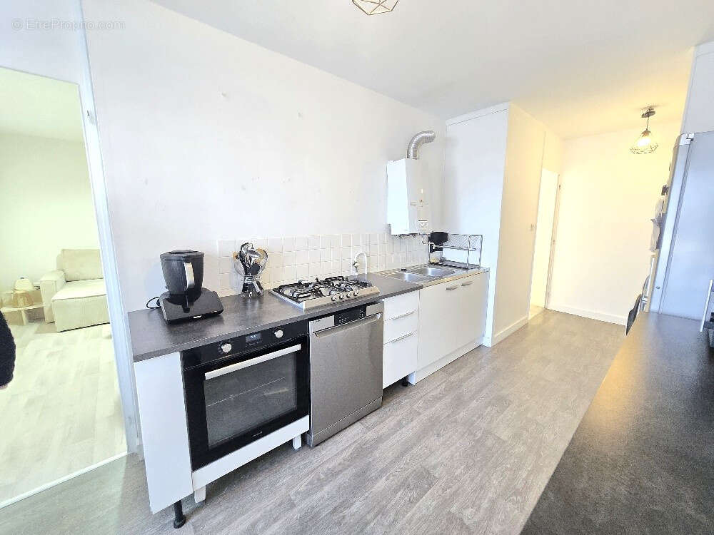 Appartement à PIERRE-BENITE