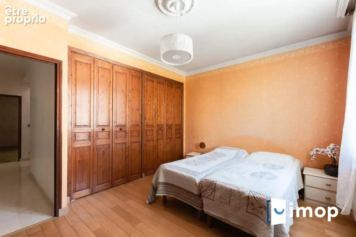 Quartier Mairie. 2mn RERA. Maison familiale 4/5ch. Jardin - photo 11