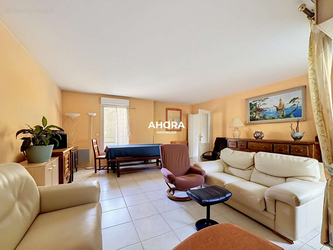 Appartement à MARSEILLE-9E