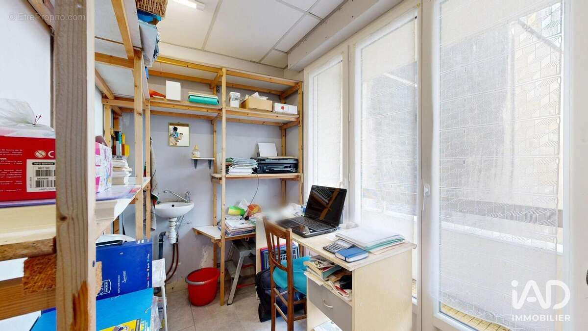 Photo 7 - Commerce à SAINT-PIERRE-MONTLIMART