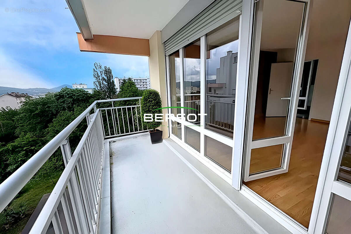 Vaste appartement 3 chambres avec balcons quartier des Chaprais à Besançon - photo 10