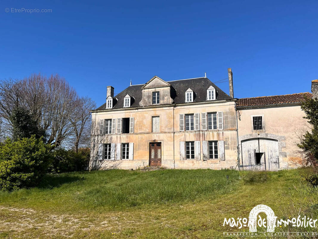 Maison à SAINT-MARTIAL-SUR-NE