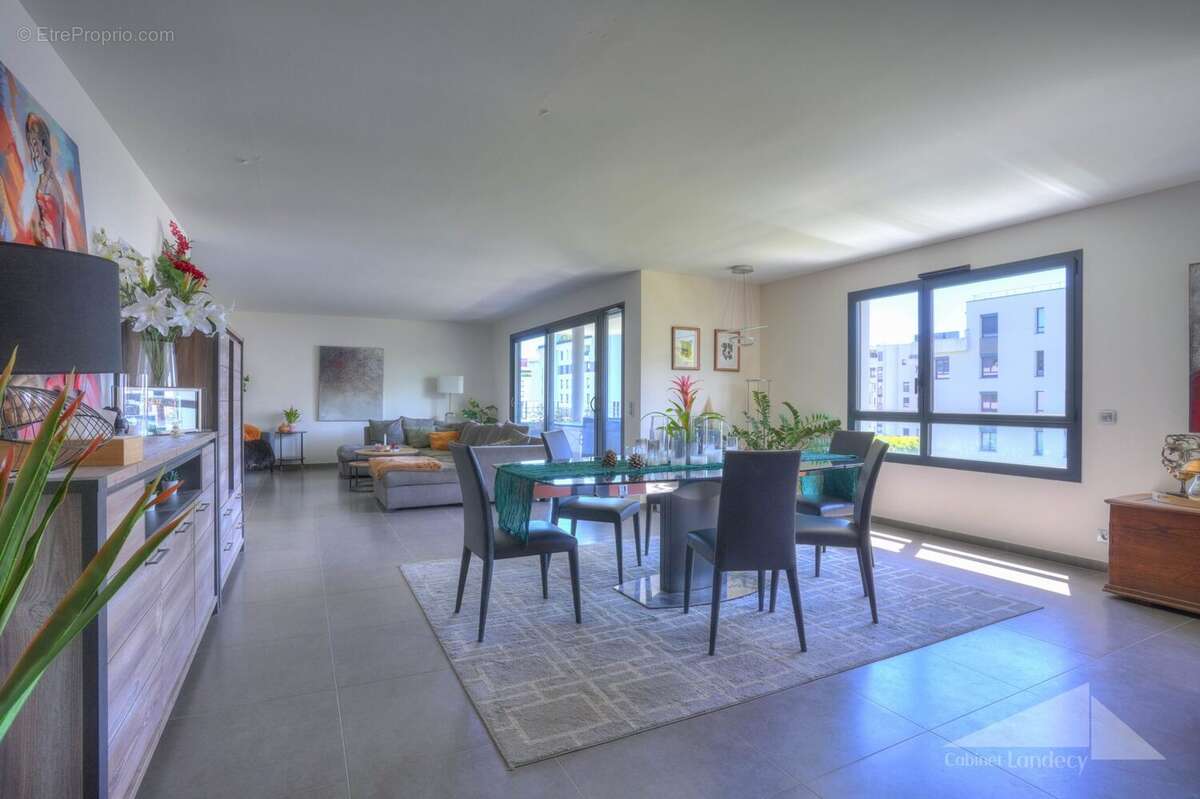 Appartement à SAINT-GENIS-POUILLY