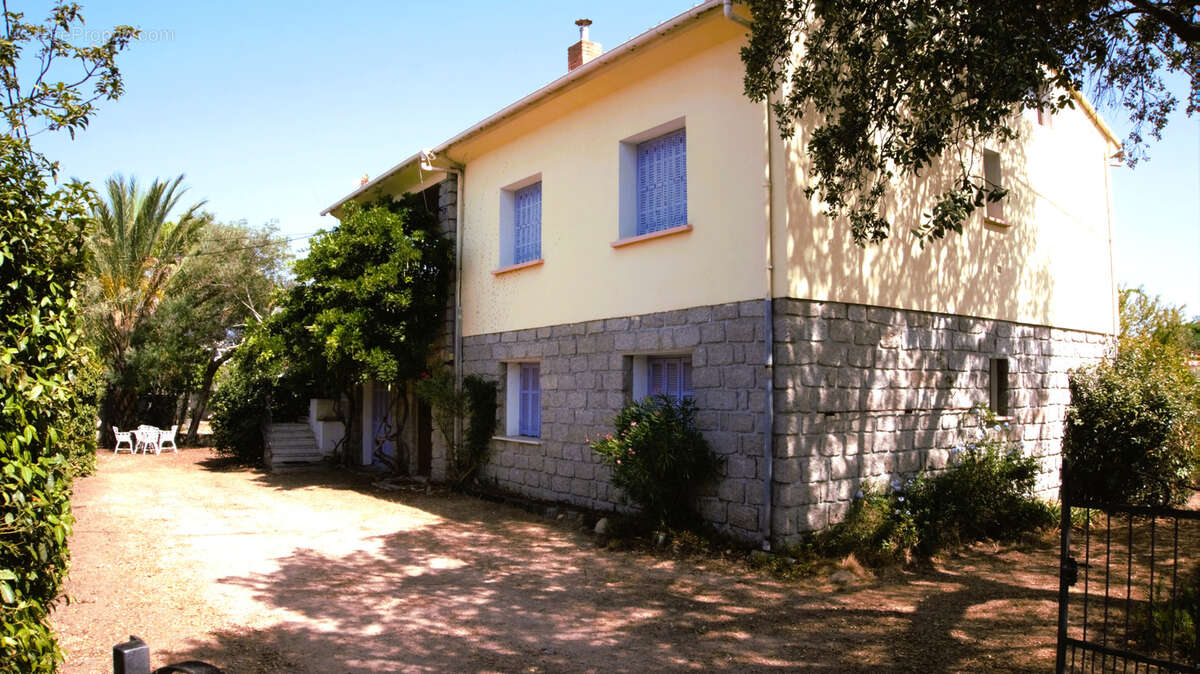 Maison à PORTO-VECCHIO