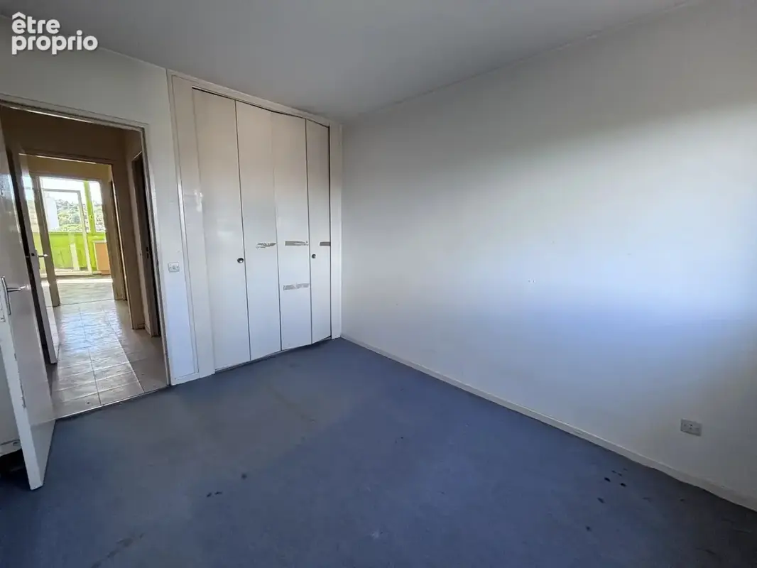 5 pieces 92m2 - a renover avec cave & parking - photo 8