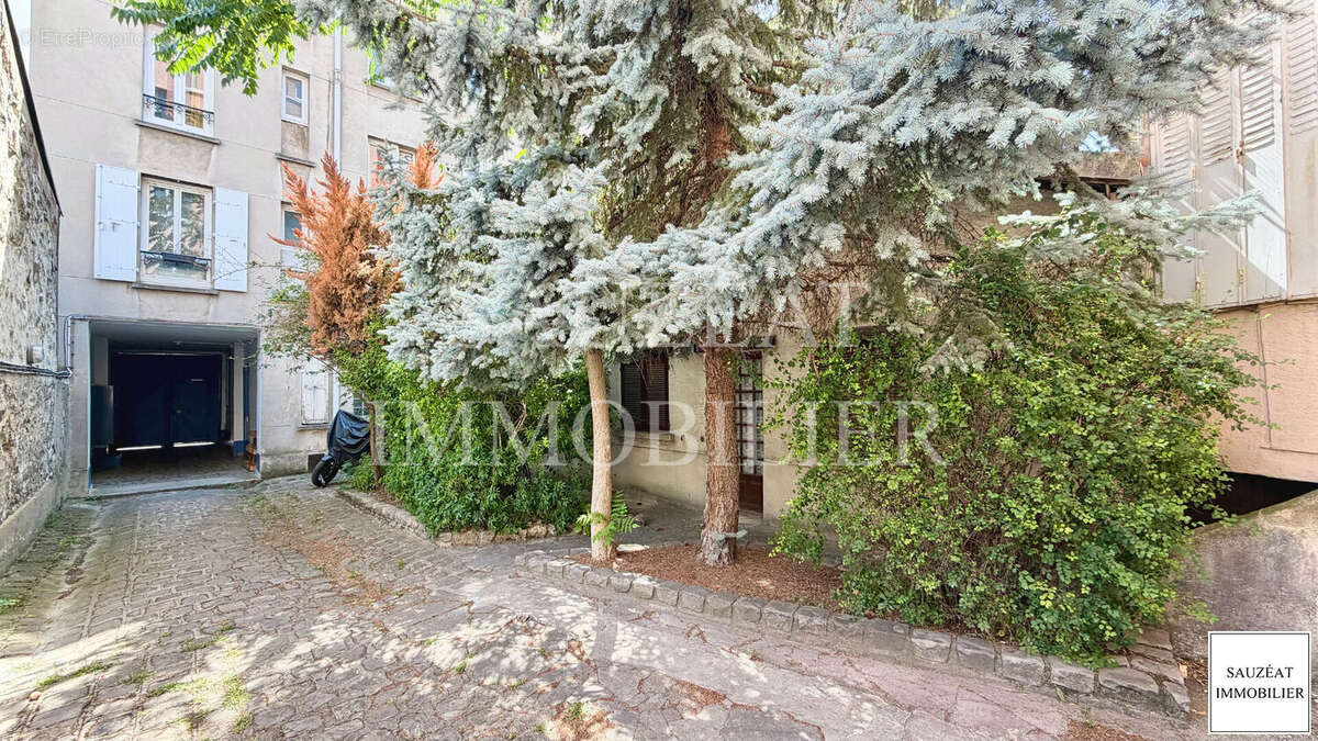 Appartement à MONTROUGE