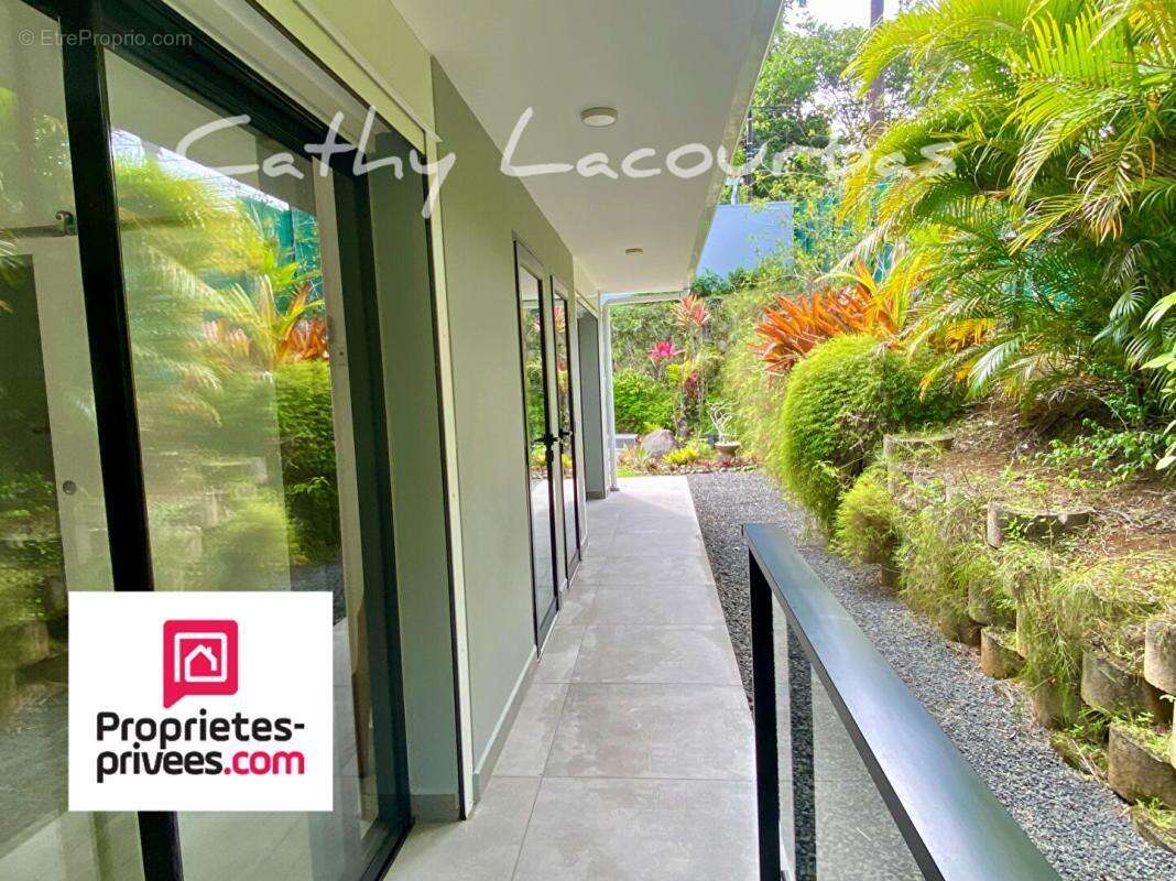 Maison à PETIT-BOURG