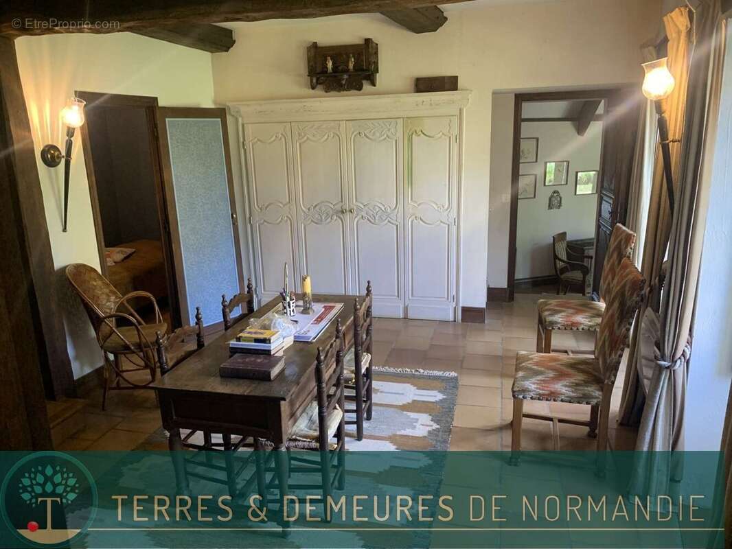 Maison à MESLAY