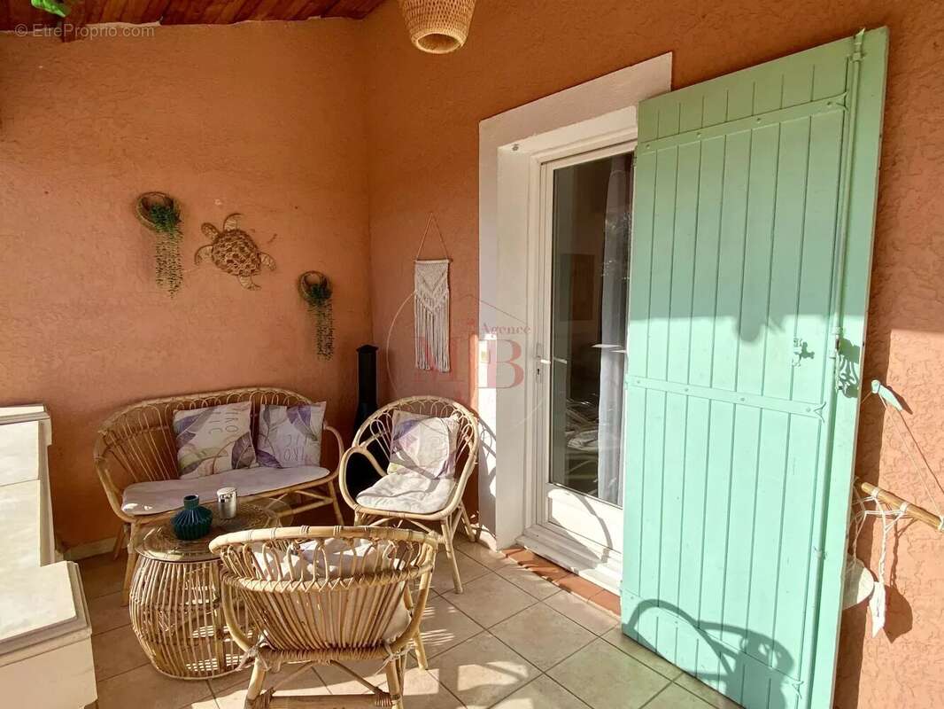 Maison à CHATEAUNEUF-LE-ROUGE