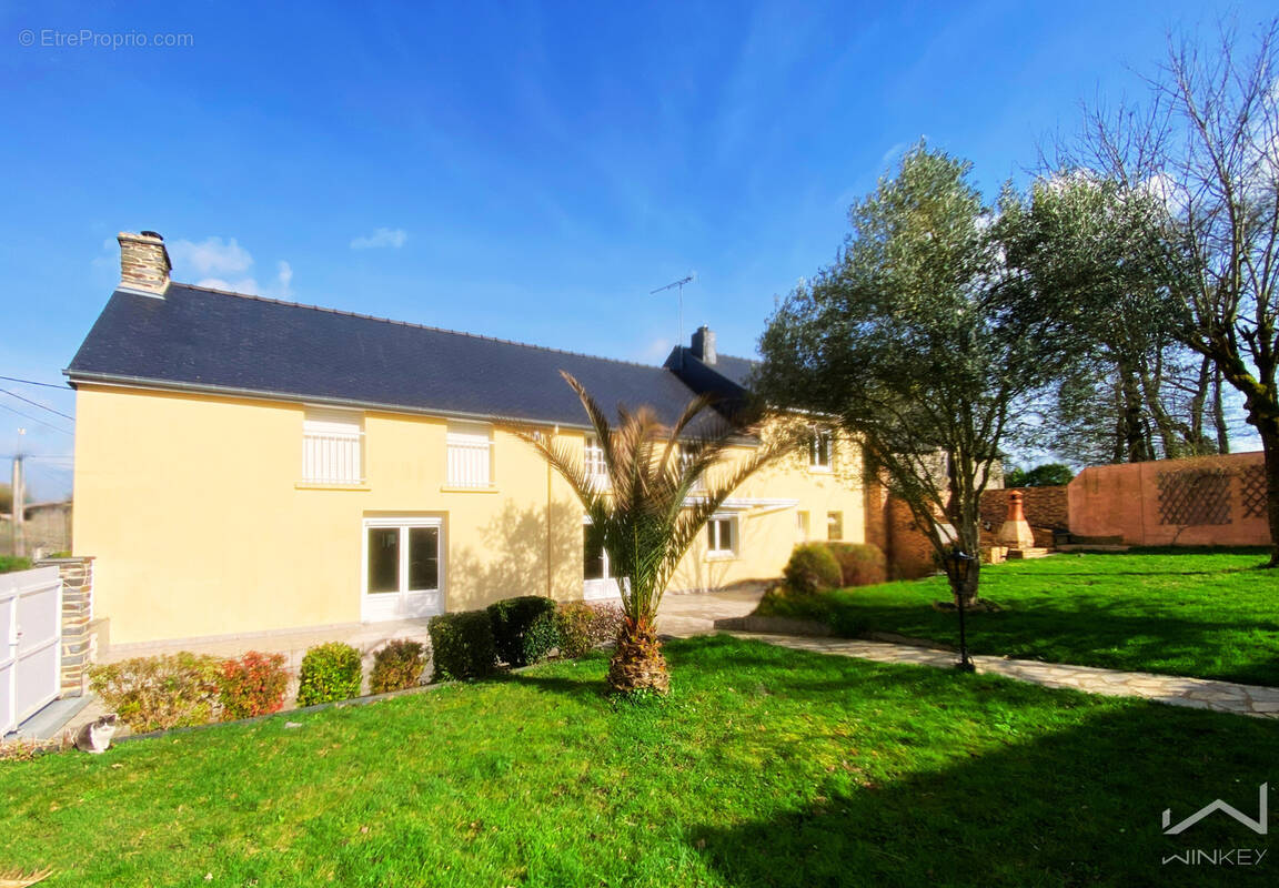 Maison à CARENTOIR
