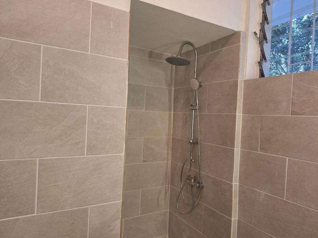 Appartement 55 m² à Saint-Denis  - photo 7