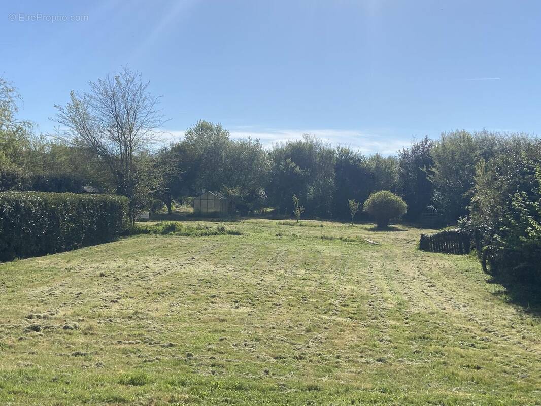 Terrain à LA TURBALLE