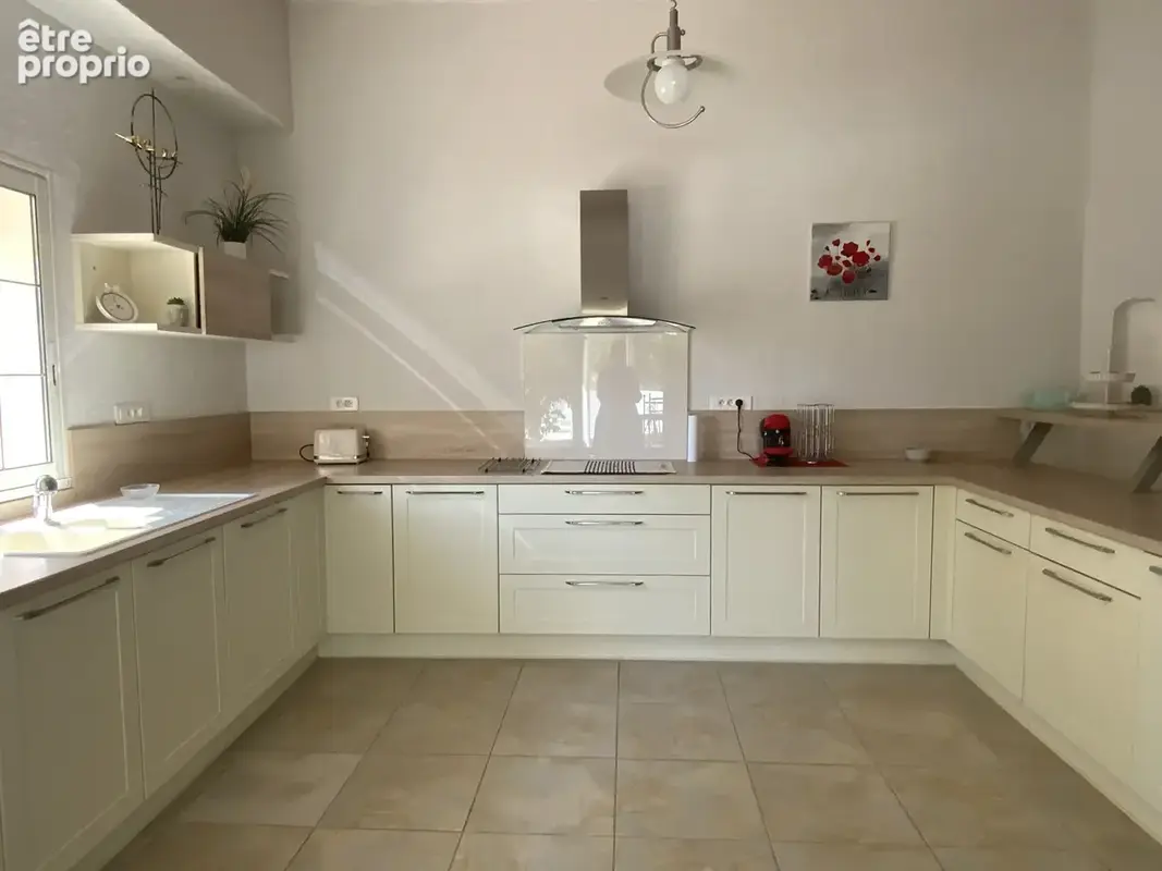 Villa de plain pied sur beau terrain arboré avec piscine, et studio indépendant. - photo 8