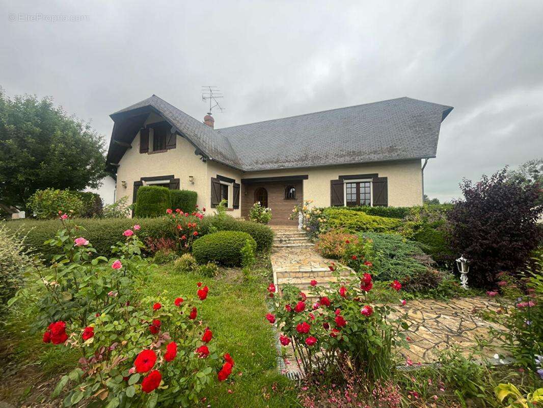 Maison sur sous sol 6 chambres  200 m2 - photo 2