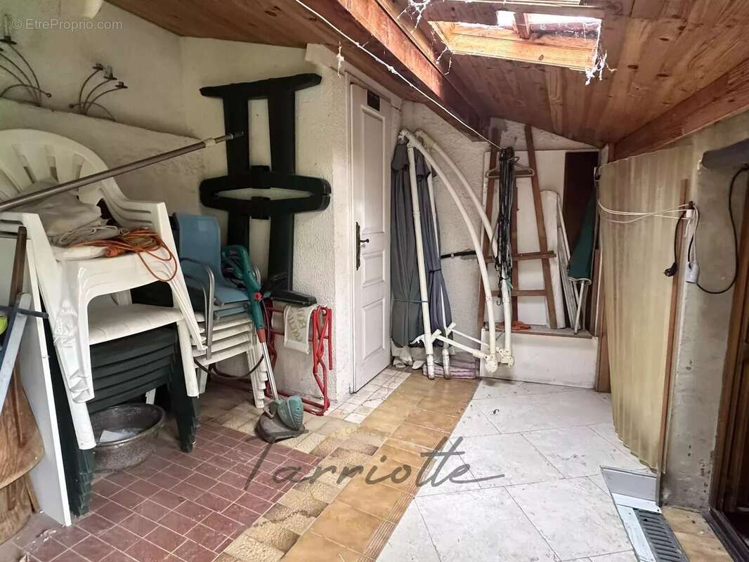 Maison à MONTELIMAR