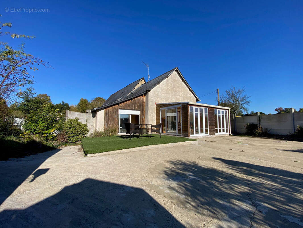 Maison à VEZIN-LE-COQUET