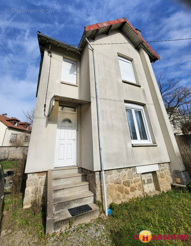 Maison à SAINT-JUNIEN