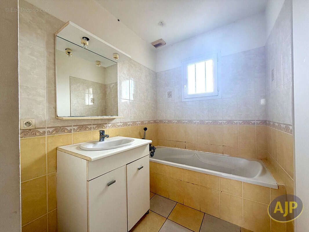 Maison à SAINTE-PAZANNE