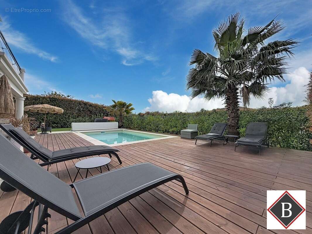 Maison à LA COLLE-SUR-LOUP