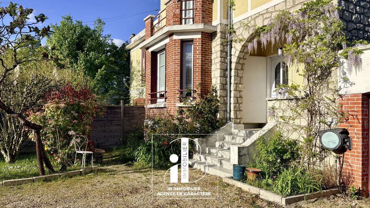 Maison à MONTIGNY-SUR-LOING
