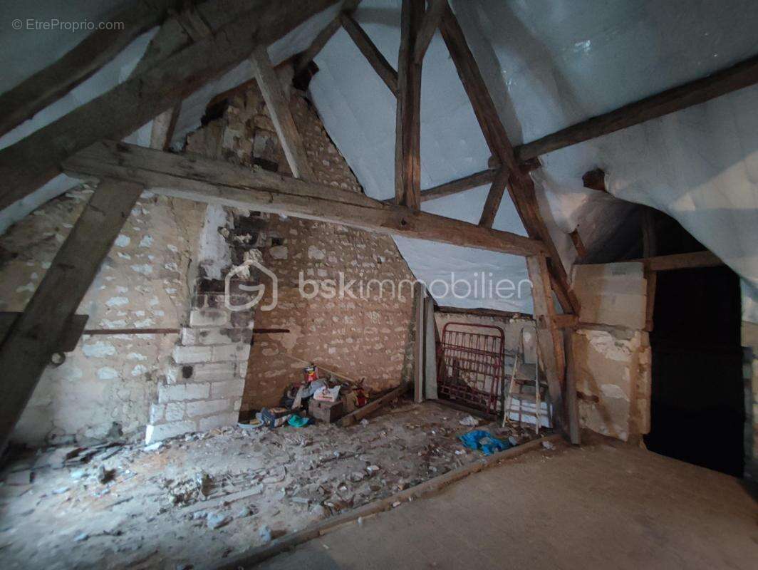 Maison à VILLENEUVE-L&#039;ARCHEVEQUE