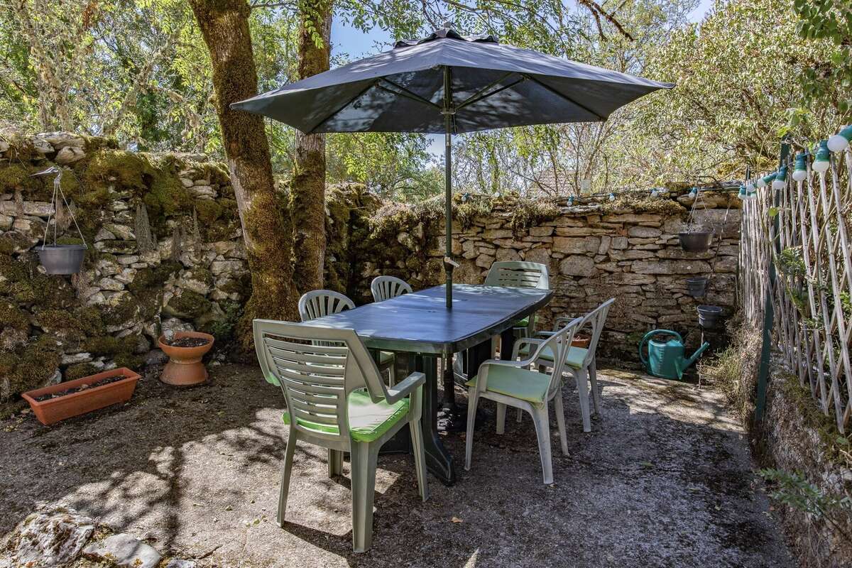 Secteur Causses du Quercy: charmante maison en pierre avec piscine et 2 granges - photo 16