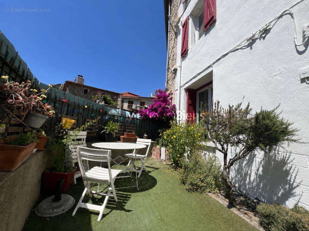 Maison de village de type T4/T5 155 m2, avec petite cour extérieure - photo 2